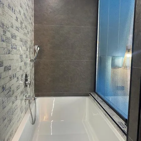 Honeymoon No16 With Big Hot Tube Апартаменты
